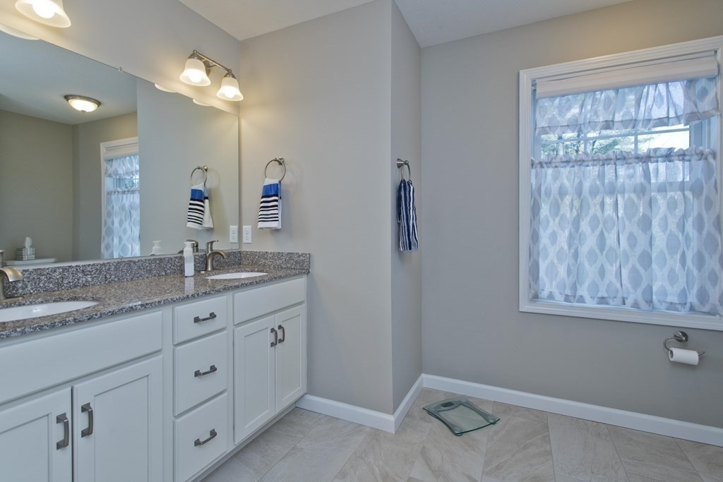 136 Barrington Drive Springfield, MA 01129 - Photo 18 of 42 Gallery Image 18
