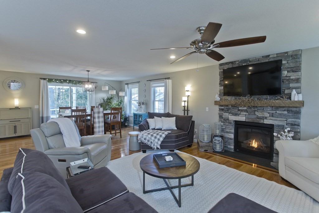 136 Barrington Drive Springfield, MA 01129 - Photo 2 of 42 Gallery Image 2