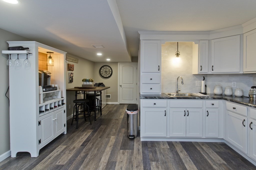 136 Barrington Drive Springfield, MA 01129 - Photo 29 of 42 Gallery Image 29