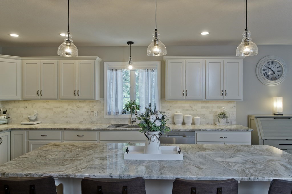 136 Barrington Drive Springfield, MA 01129 - Photo 10 of 42 Gallery Image 10