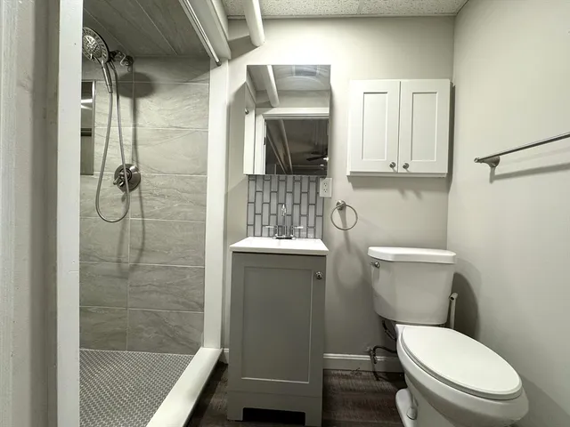 $2,400 | 331 Broadway, Unit 2D, Somerville, MA 02145