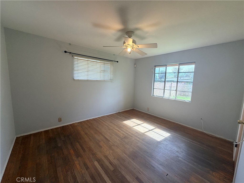 323 East Holly Street Rialto, CA 92376 - Photo 17 of 29