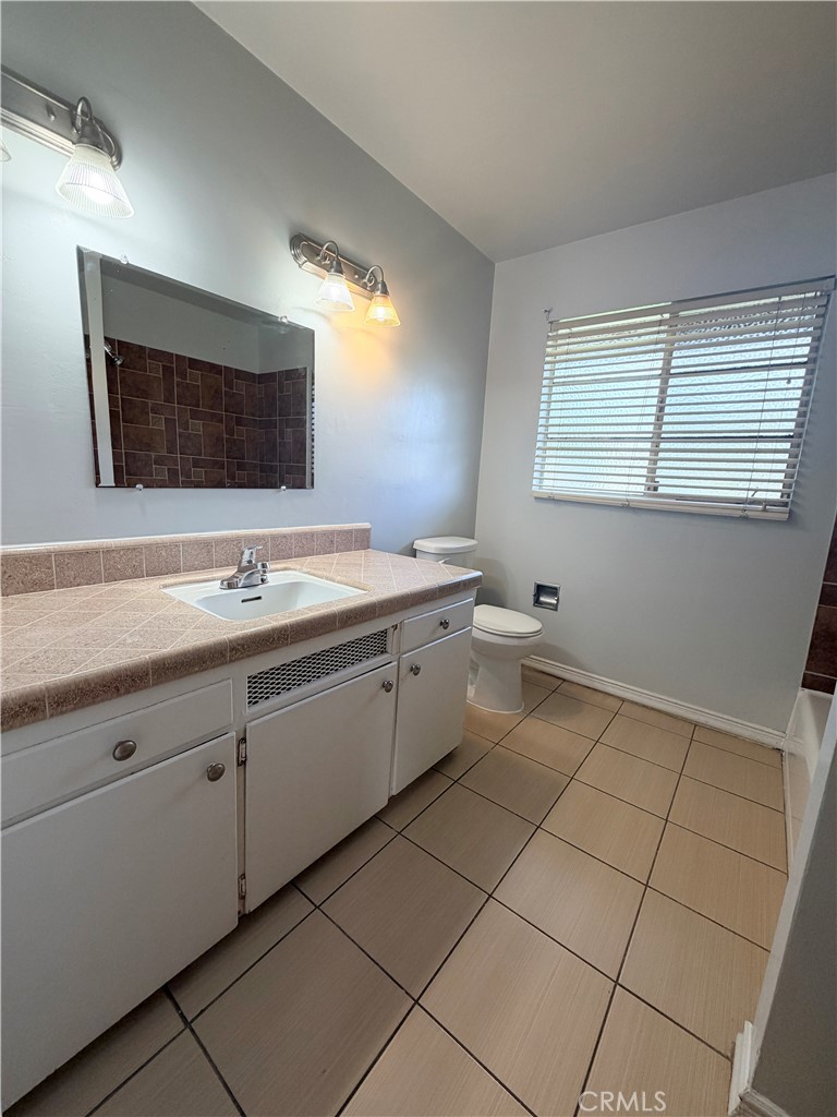 323 East Holly Street Rialto, CA 92376 - Photo 19 of 29