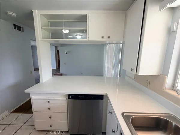 $3,000 | 323 East Holly Street, Rialto, CA 92376