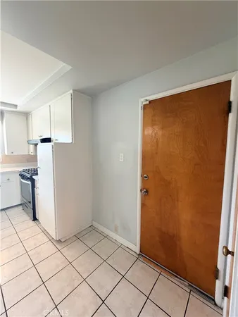 $3,000 | 323 East Holly Street, Rialto, CA 92376