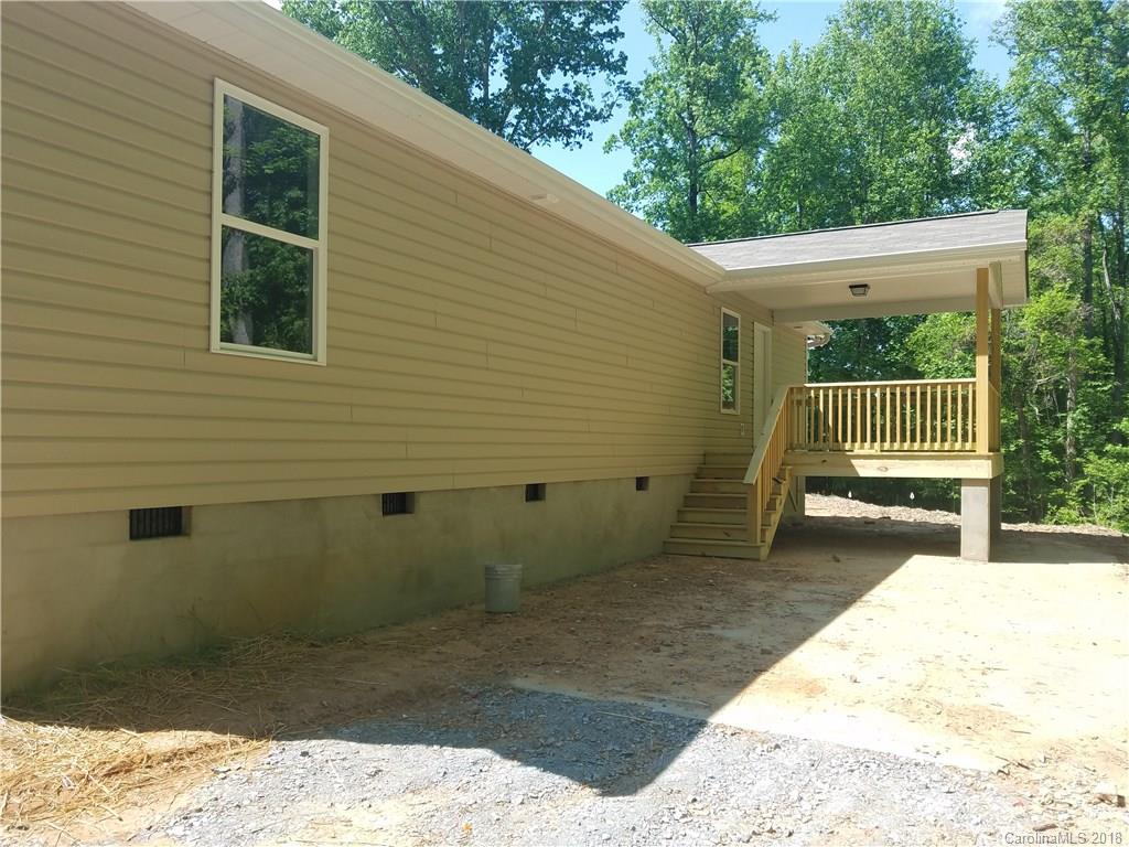 978 Colonial Road Clover, SC 29710 - Photo 2 of 12