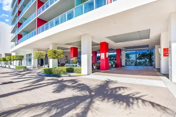 $5,950 | 2600 East Hallandale Beach Boulevard, Unit T3208, Hallandale Beach, FL 33009