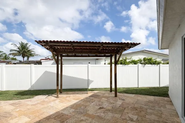 $4,377 | 6527 Northwest 2nd Street, Pompano Beach, FL 33063