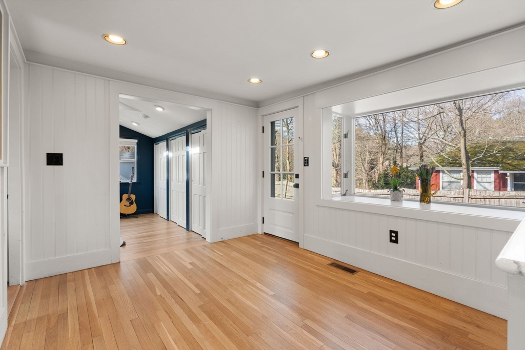 3 Bobolink Road Wellesley, MA 02481 - Photo 11 of 31