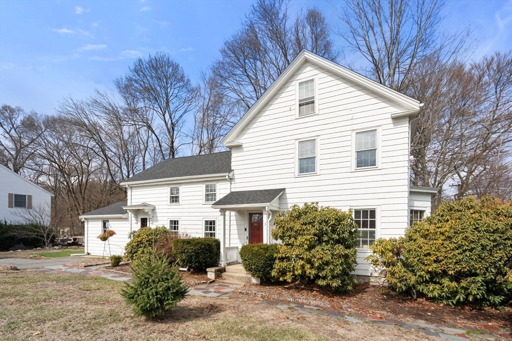 3 Bobolink Road Wellesley, MA 02481 - Photo 2 of 31