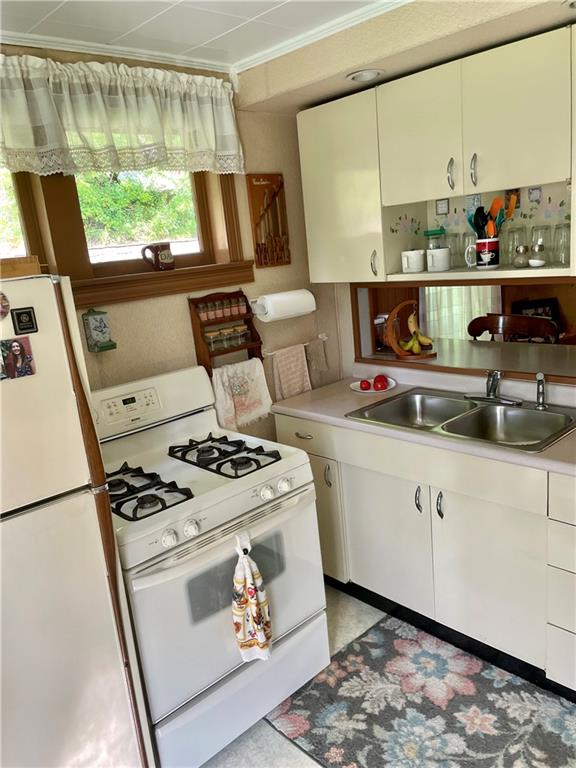 1307 Tarrtown Road Adrian, PA 16210 - Photo 4 of 25