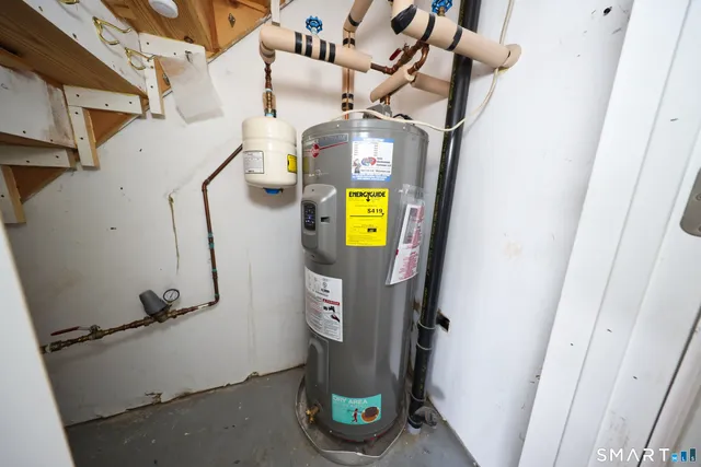 $199,900 | 143 Pine Hill Road, Unit 17A, Thomaston, CT 06787