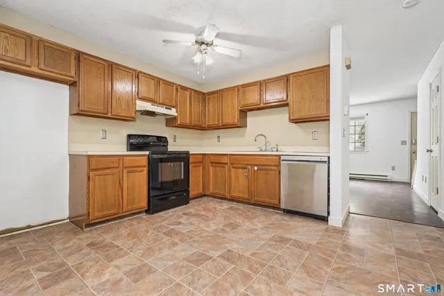 $199,900 | 143 Pine Hill Road, Unit 17A, Thomaston, CT 06787