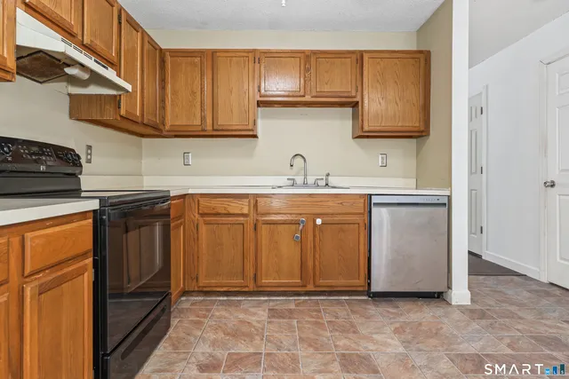 $199,900 | 143 Pine Hill Road, Unit 17A, Thomaston, CT 06787