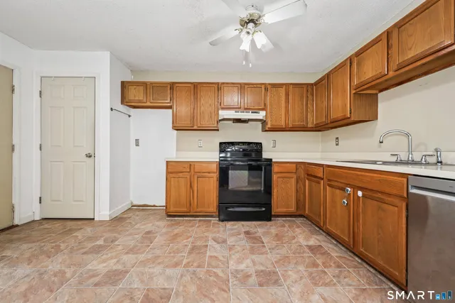 $199,900 | 143 Pine Hill Road, Unit 17A, Thomaston, CT 06787