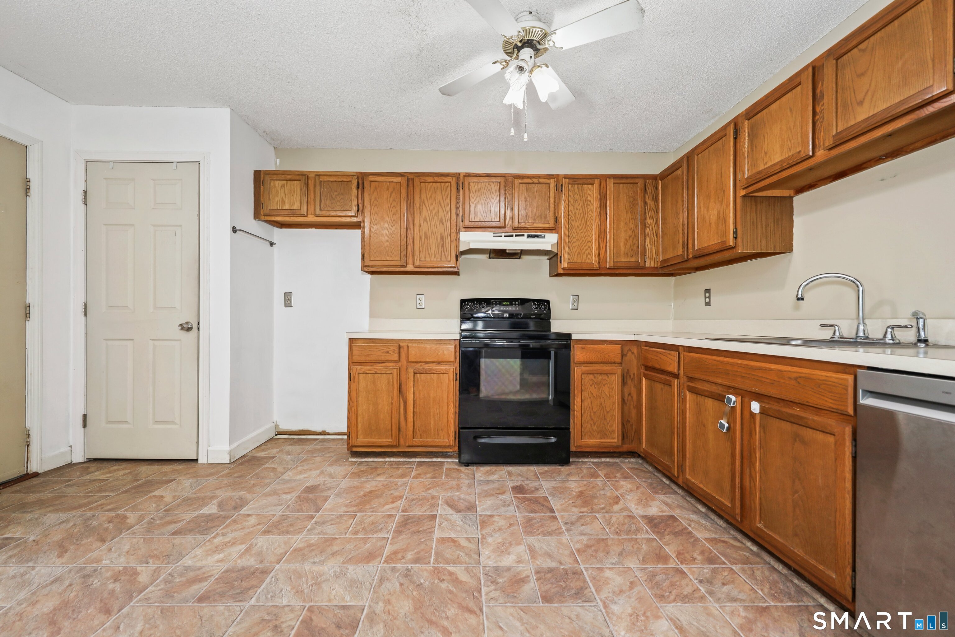 143 Pine Hill Road, Unit 17A Thomaston, CT 06787 - Photo 10 of 28