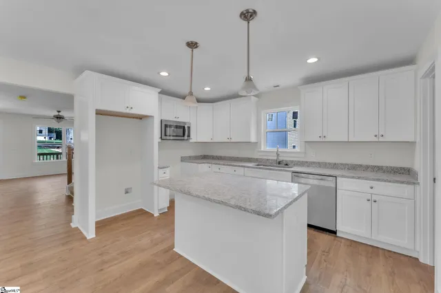 $259,450 | 400 Woodland Circle, Belton, SC 29627