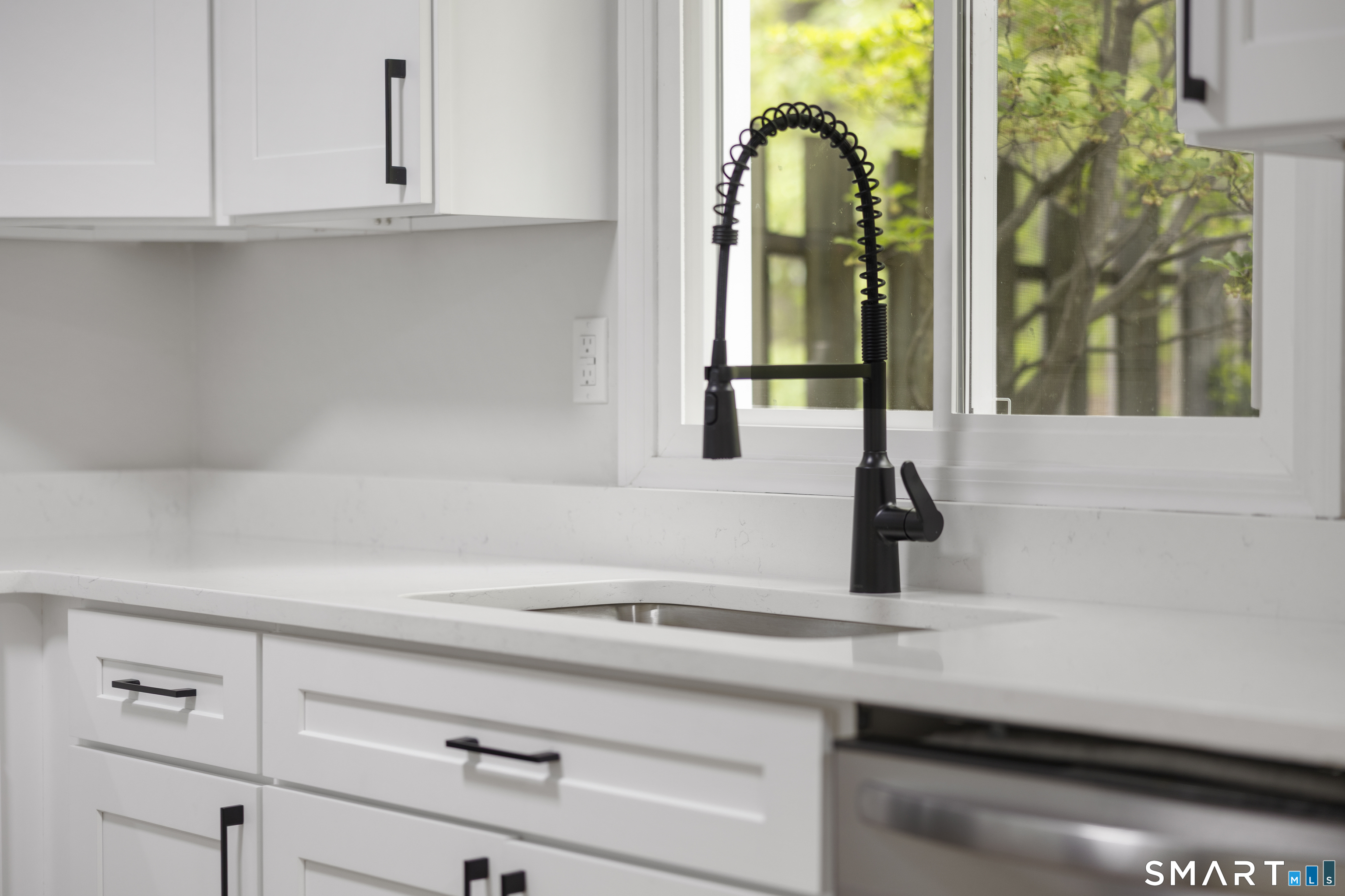 464 Dowd Avenue, Unit 464 Canton, CT 06019 - Photo 13 of 31 Quartz countertops!