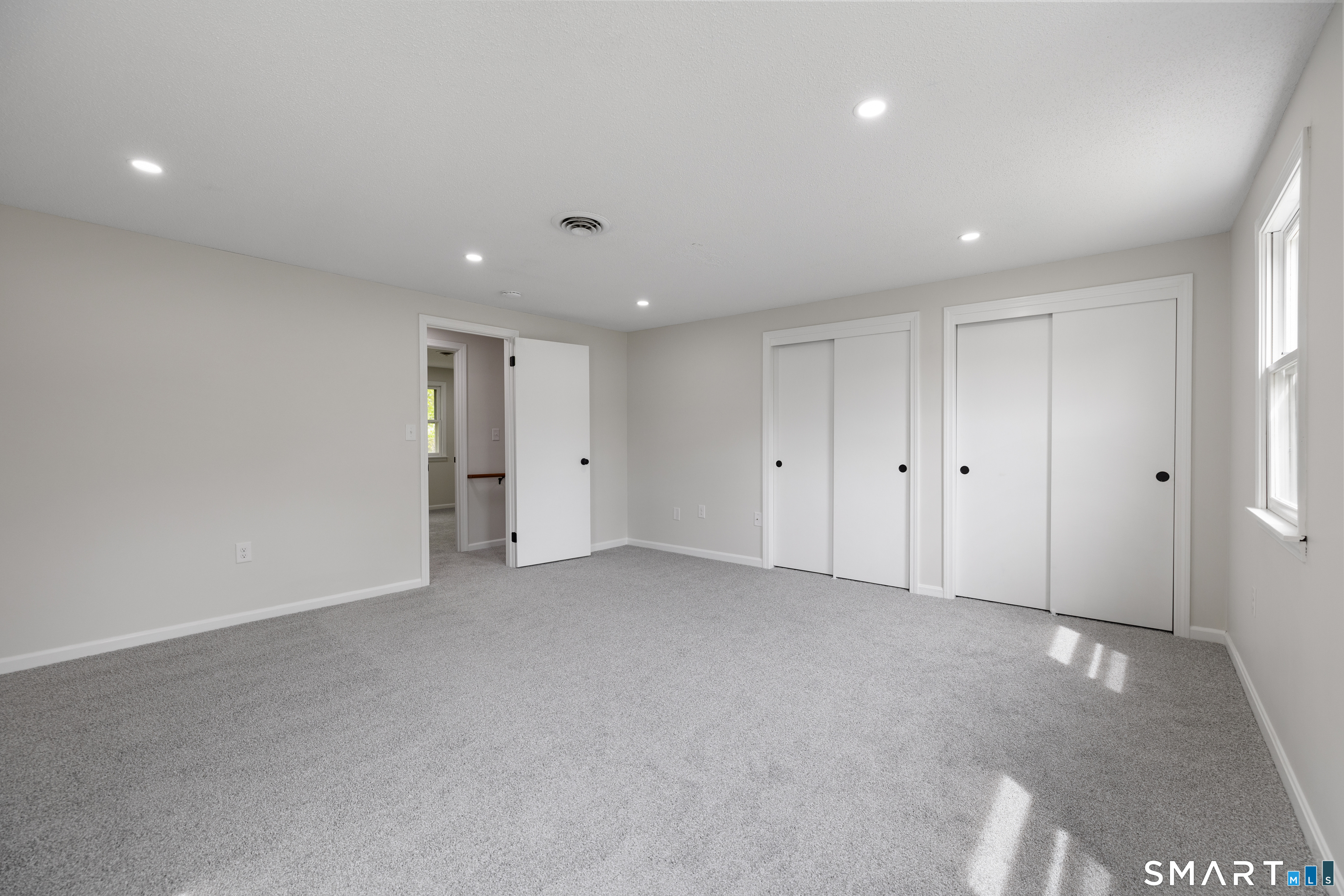464 Dowd Avenue, Unit 464 Canton, CT 06019 - Photo 20 of 31 Primary bedroom - view 1