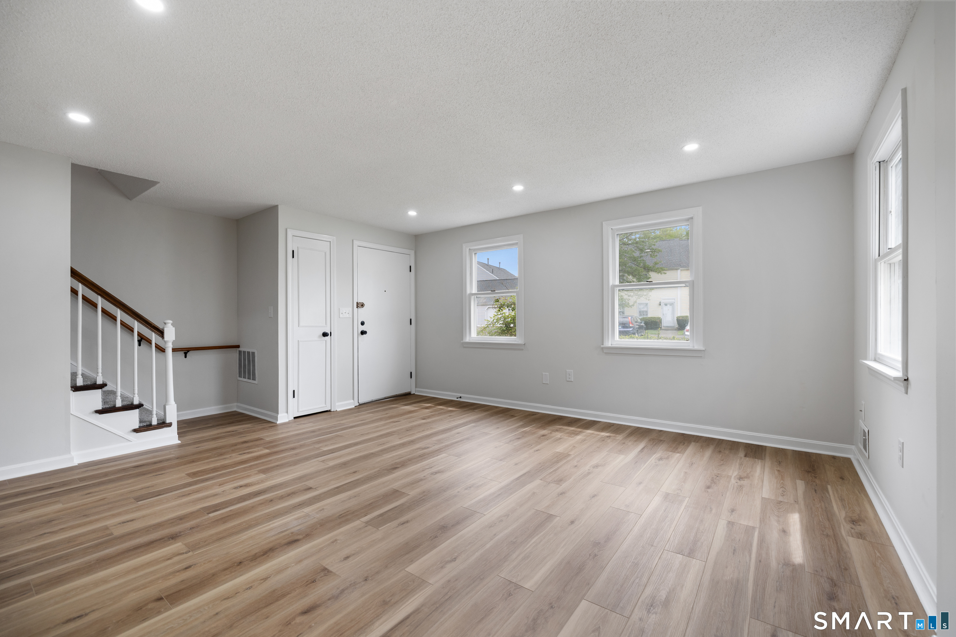 464 Dowd Avenue, Unit 464 Canton, CT 06019 - Photo 4 of 31 Living room - view 2
