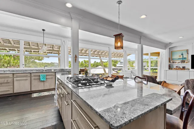 $1,750,000 | 18 Golf View Drive, Pass Christian, MS 39571