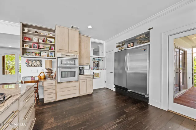 $1,750,000 | 18 Golf View Drive, Pass Christian, MS 39571