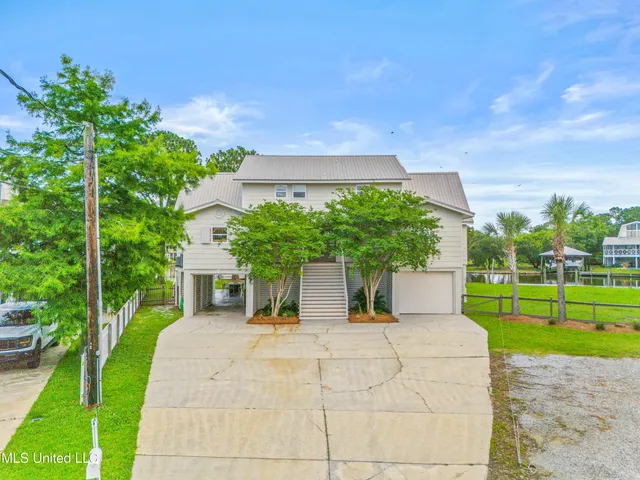 $1,750,000 | 18 Golf View Drive, Pass Christian, MS 39571