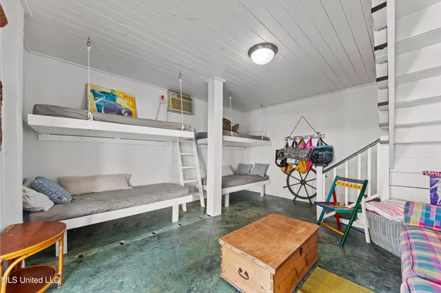 $1,750,000 | 18 Golf View Drive, Pass Christian, MS 39571