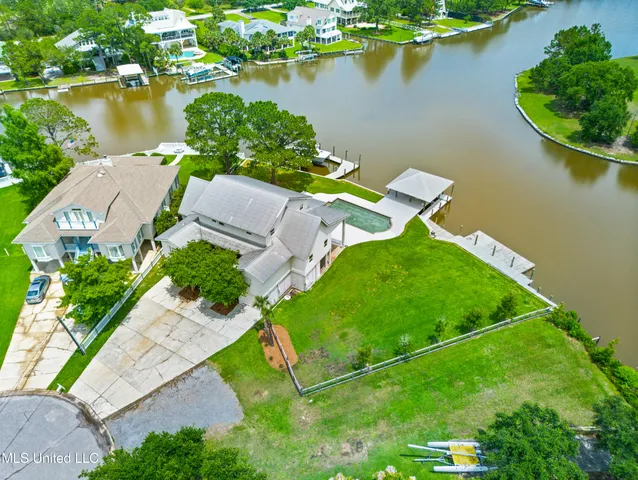 $1,750,000 | 18 Golf View Drive, Pass Christian, MS 39571