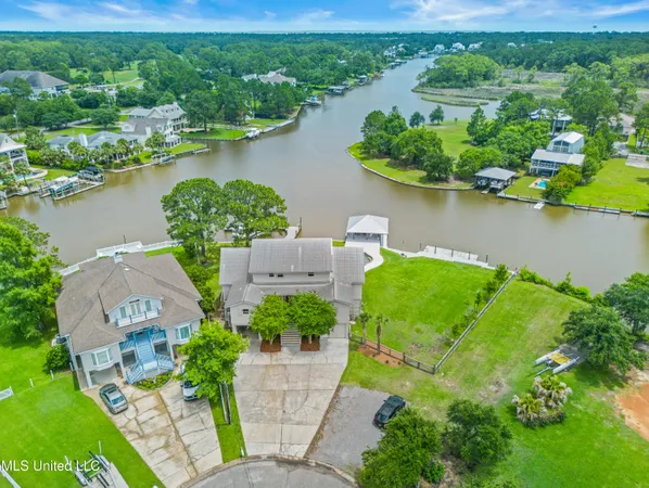$1,750,000 | 18 Golf View Drive, Pass Christian, MS 39571