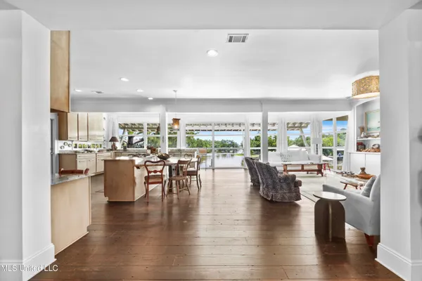 $1,750,000 | 18 Golf View Drive, Pass Christian, MS 39571