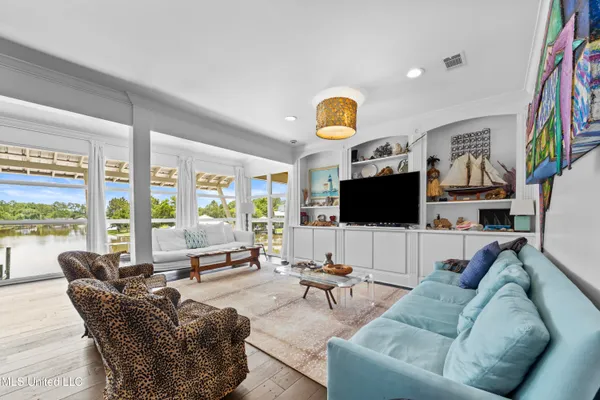 $1,750,000 | 18 Golf View Drive, Pass Christian, MS 39571