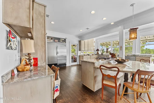 $1,750,000 | 18 Golf View Drive, Pass Christian, MS 39571