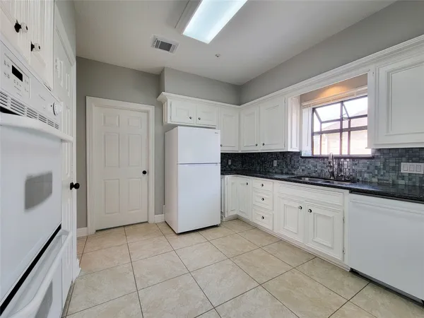 $3,000 | 11614 Taos Lane, Houston, TX 77070