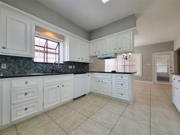 $3,000 | 11614 Taos Lane, Houston, TX 77070