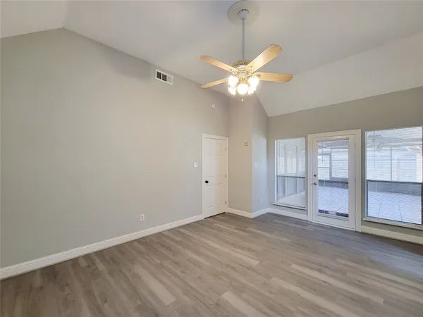 $3,150 | 11614 Taos Lane, Houston, TX 77070