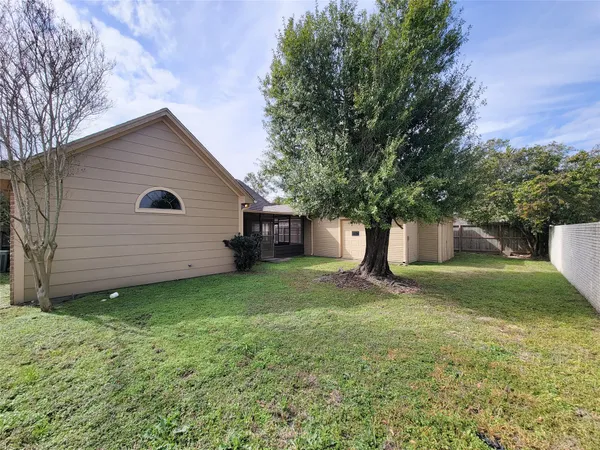 $3,150 | 11614 Taos Lane, Houston, TX 77070