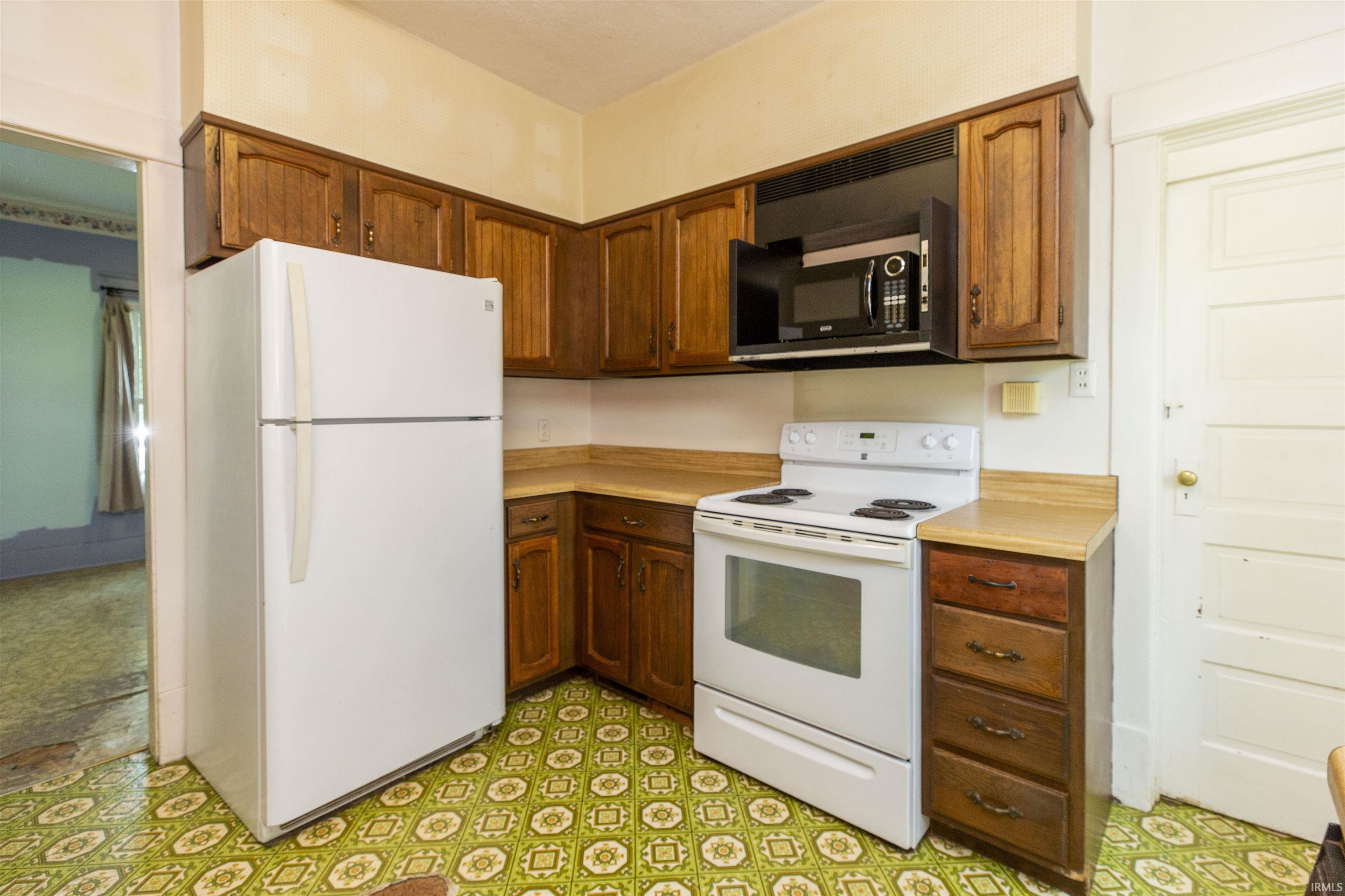 16901 Roosevelt Road Mishawaka, IN 46544 - Photo 14 of 26 Gallery Image 14