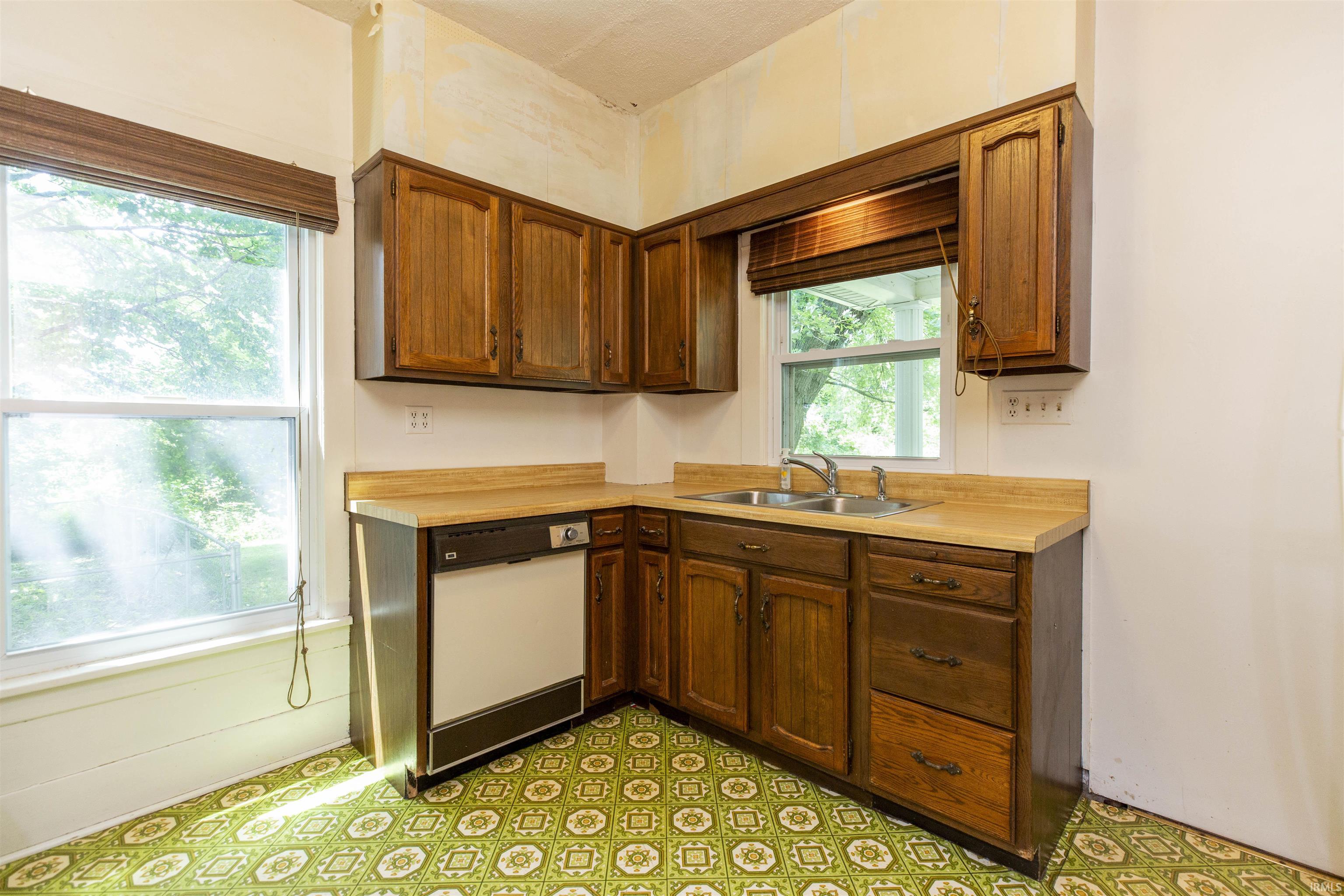 16901 Roosevelt Road Mishawaka, IN 46544 - Photo 15 of 26 Gallery Image 15