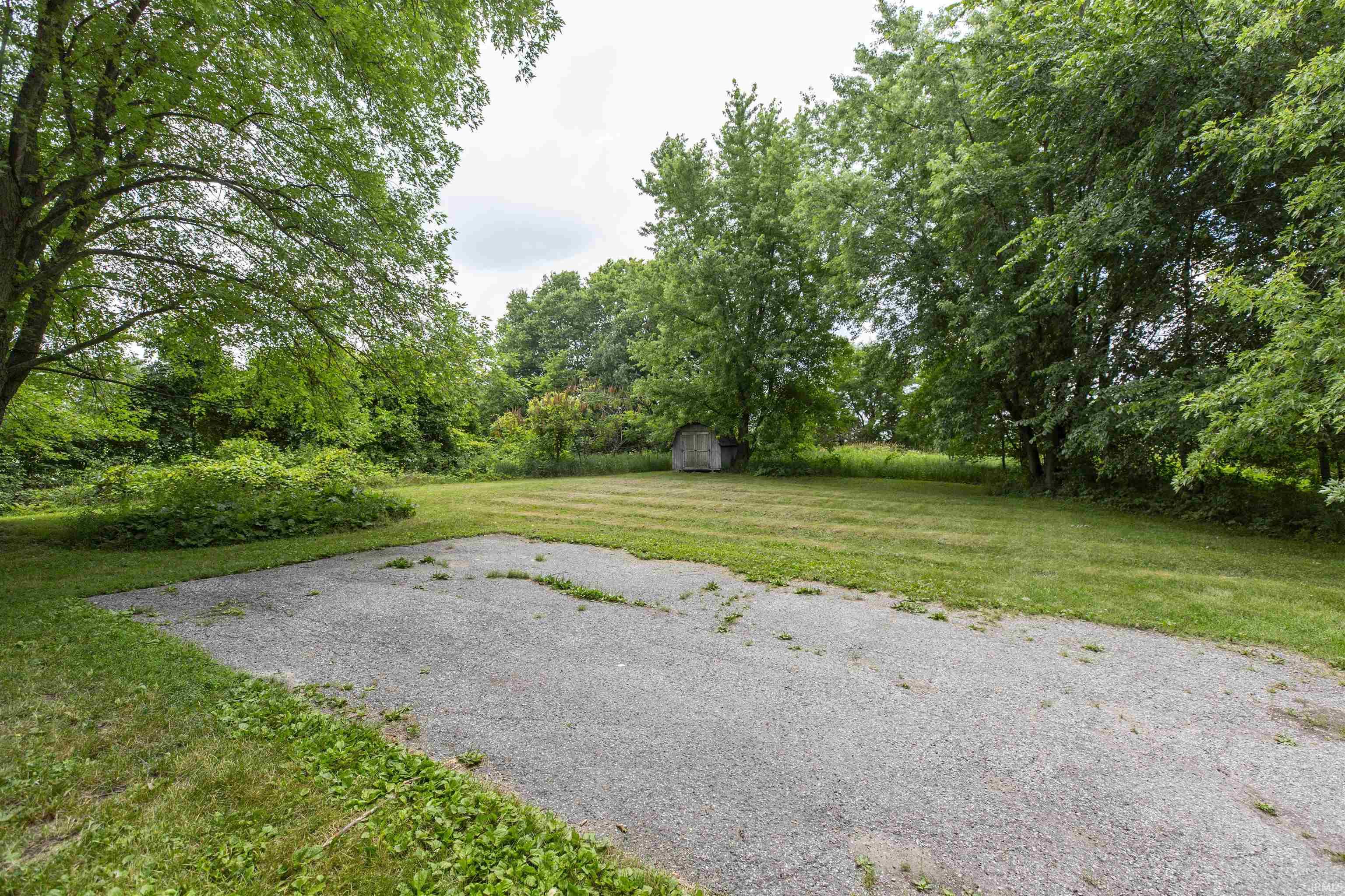 16901 Roosevelt Road Mishawaka, IN 46544 - Photo 4 of 26 Gallery Image 4