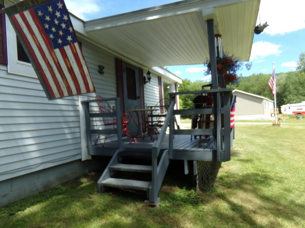 198 Coleville Road Bennington, VT 05201 - Photo 3 of 29