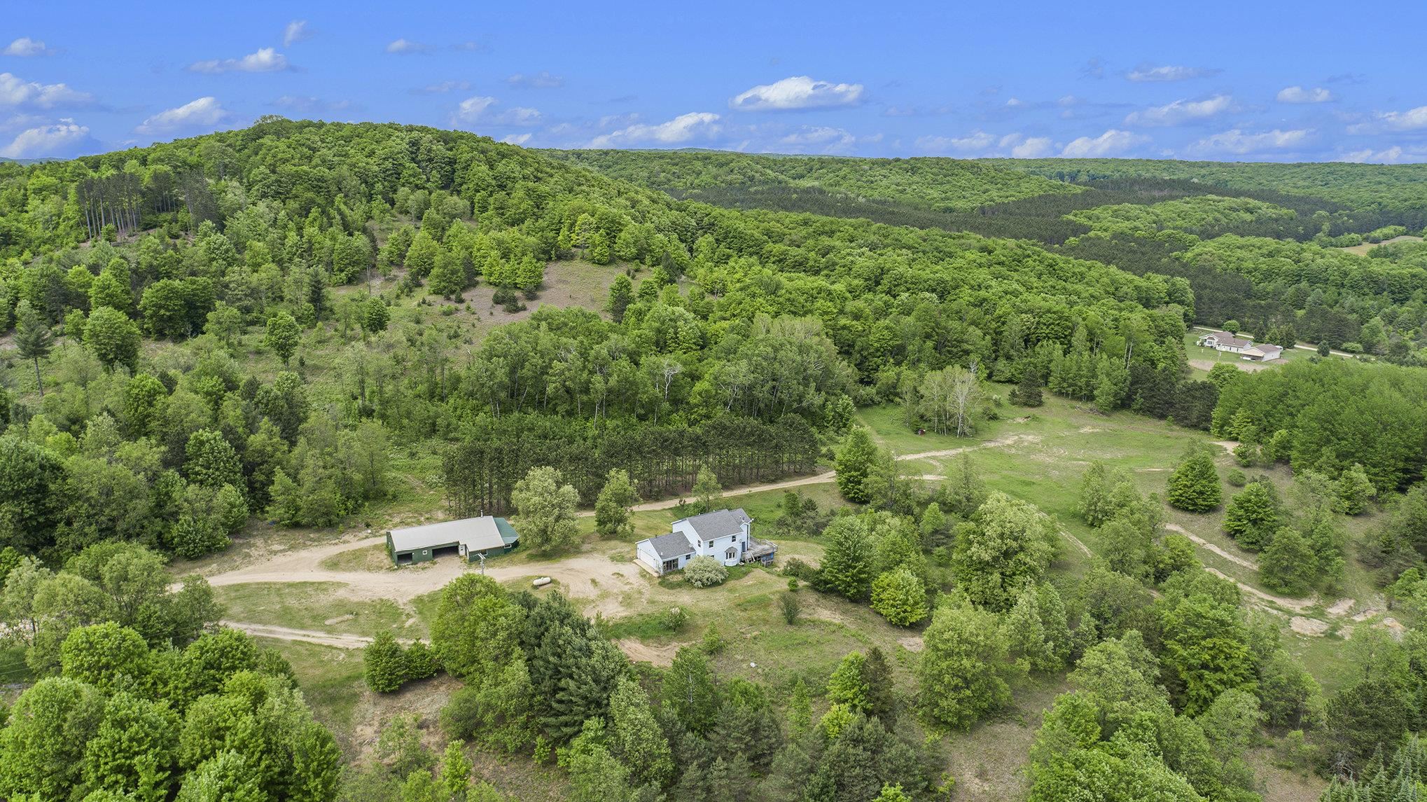 1211 South 13 Road Harrietta, MI 49638 - Photo 18 of 32 1922815-3597e5d1-7474-4ba4-bad4-5c34752dc9e2.JPG