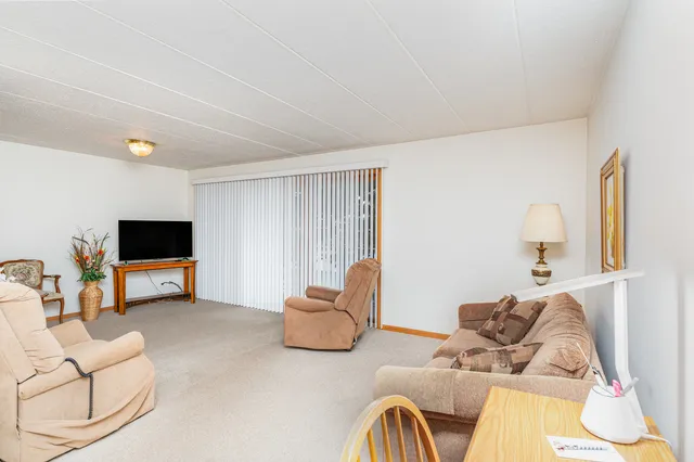 $199,000 | 4920 134th Court, Unit 207, Crestwood, IL 60418