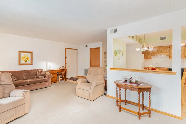 $199,000 | 4920 134th Court, Unit 207, Crestwood, IL 60418