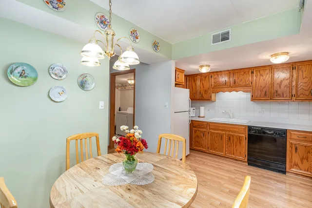 $199,000 | 4920 134th Court, Unit 207, Crestwood, IL 60418