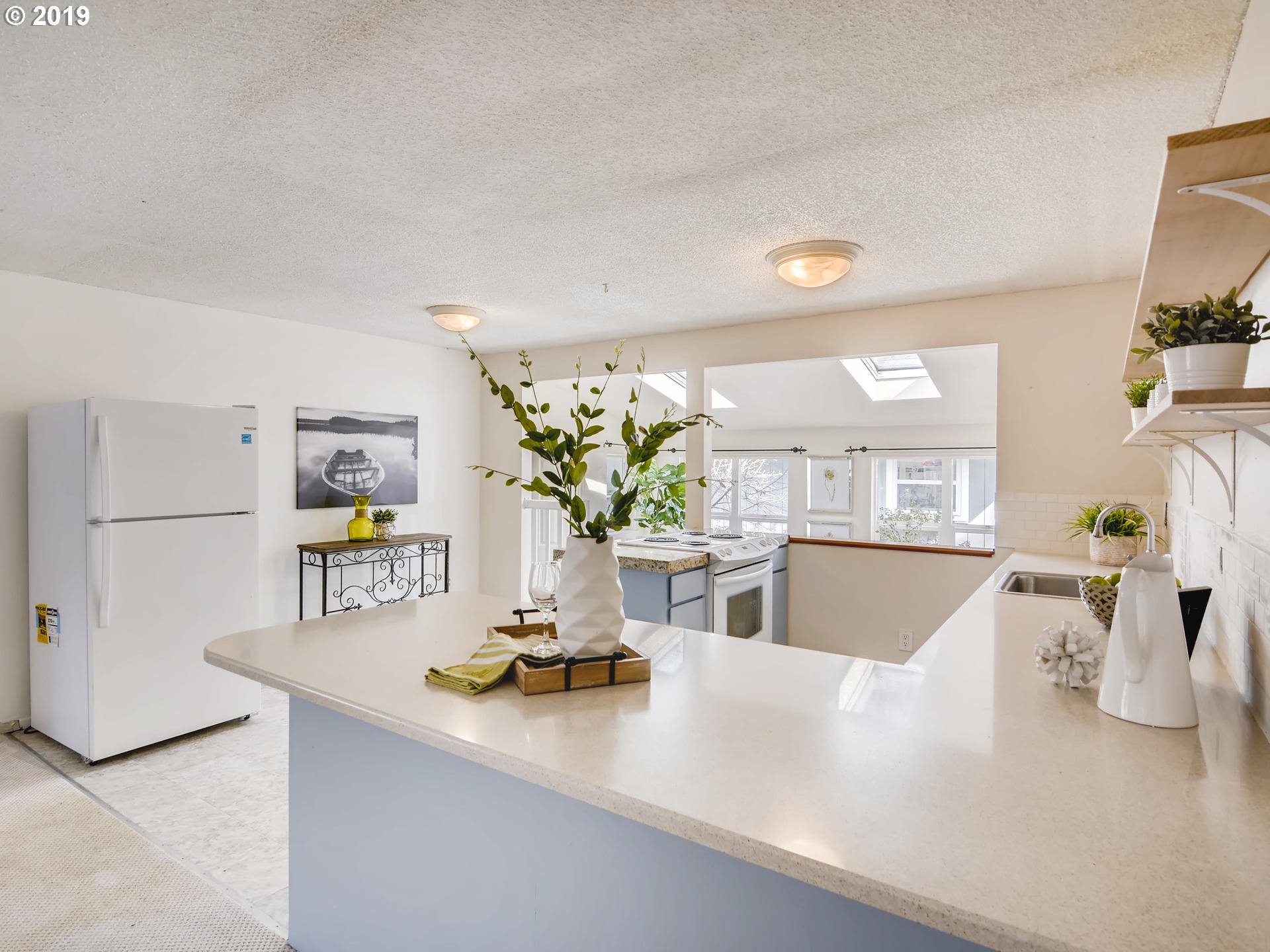 3922 Southwest Comus Street Portland, OR 97219 - Photo 13 of 29 Kitchen