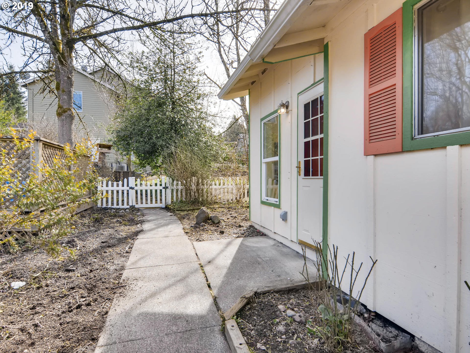 3922 Southwest Comus Street Portland, OR 97219 - Photo 25 of 29 Gallery Image 25