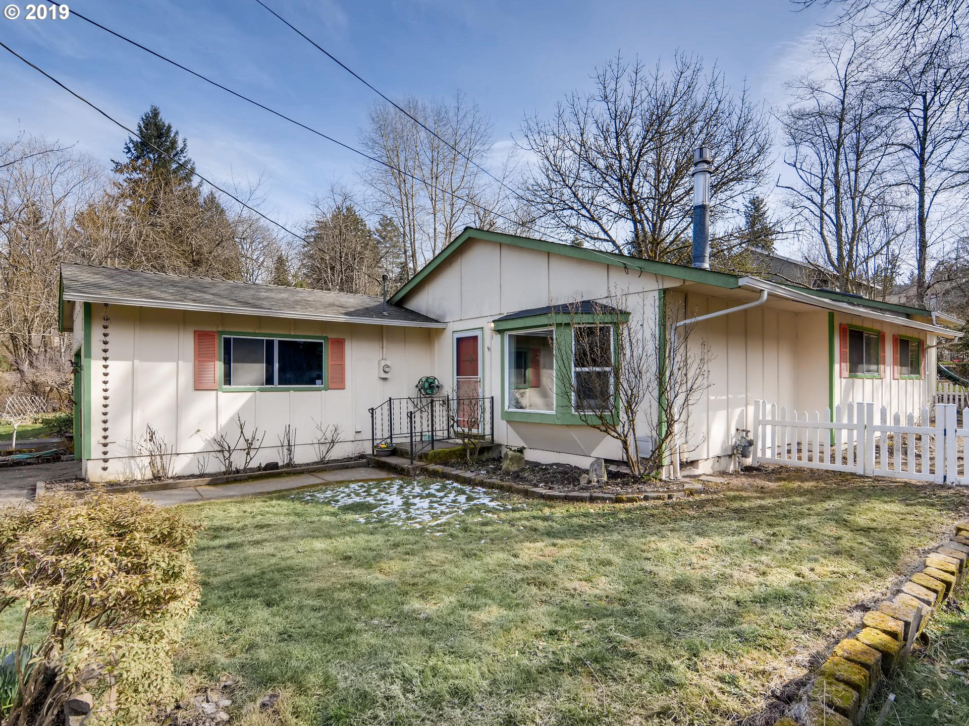 3922 Southwest Comus Street Portland, OR 97219 - Photo 4 of 29 Gallery Image 4