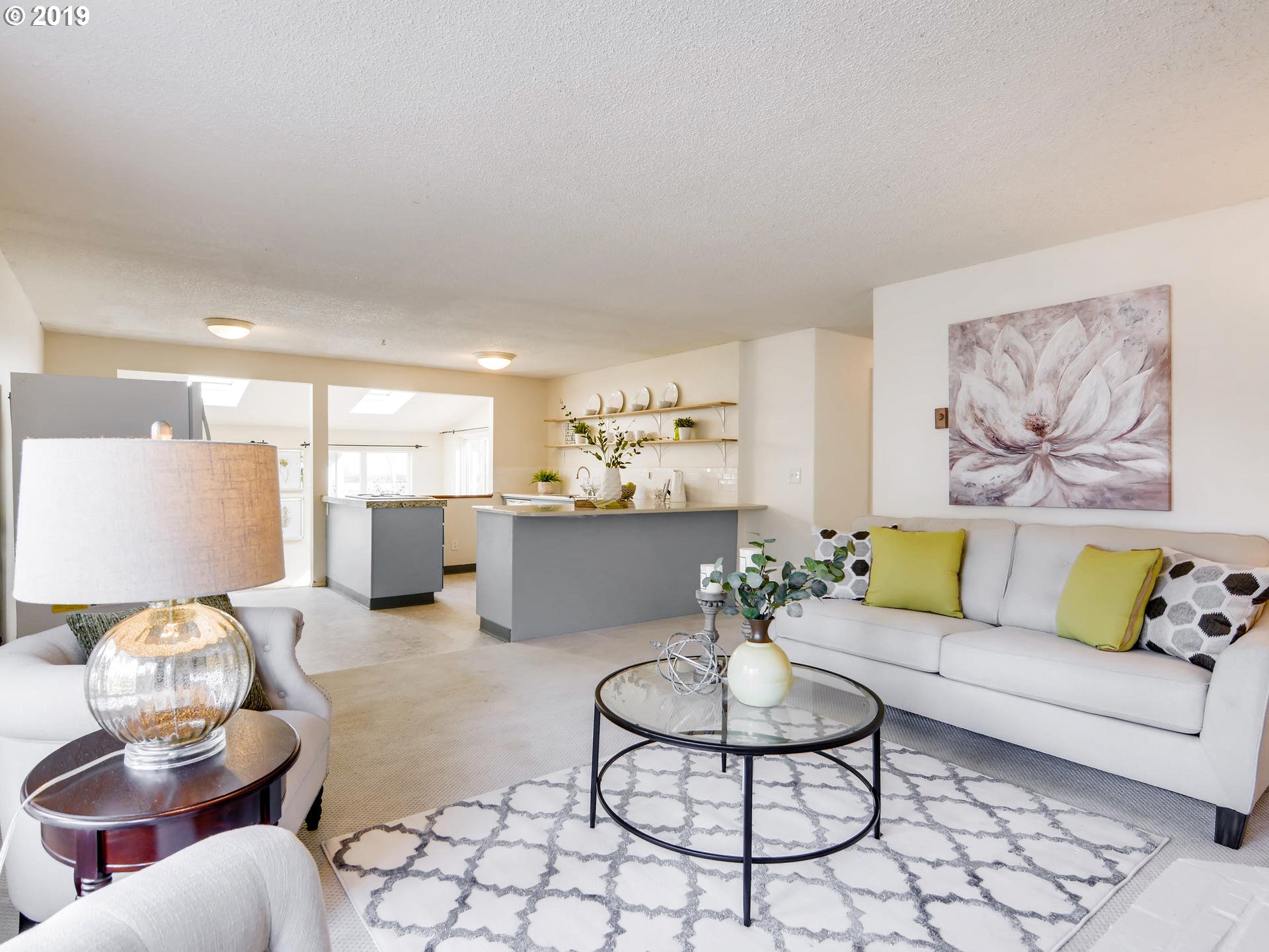 3922 Southwest Comus Street Portland, OR 97219 - Photo 7 of 29 Living Room