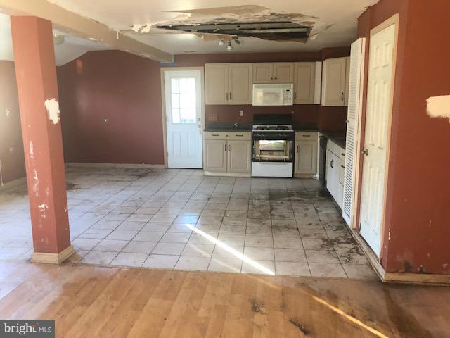 10700 Cedarville Road Brandywine, MD 20613 - Photo 6 of 12 Kitchen
